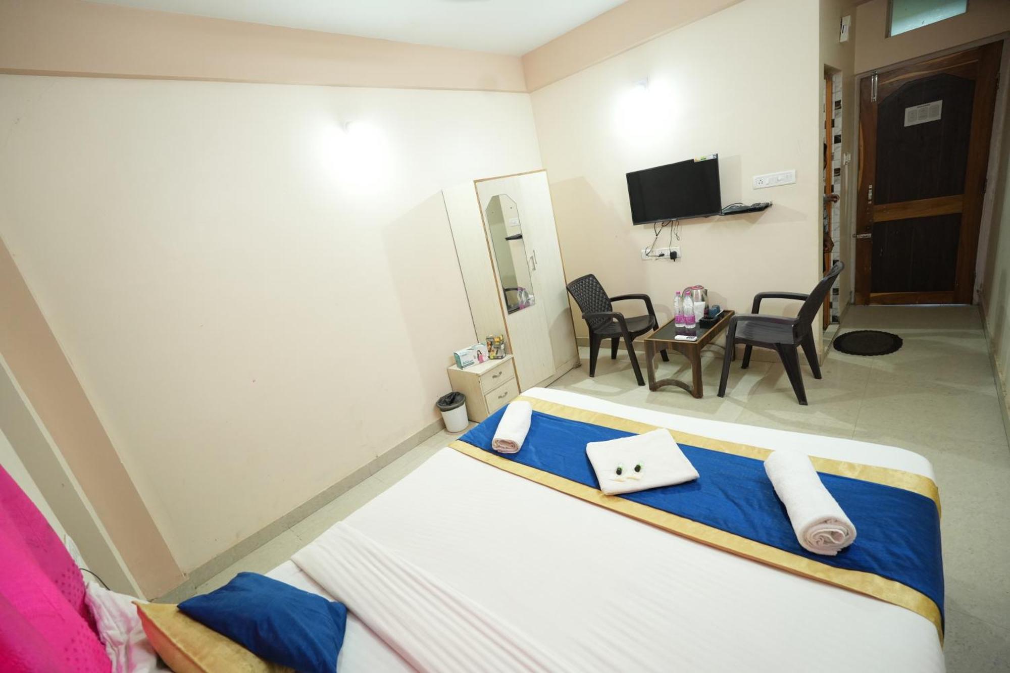 Hotel Bay Beach Inn Puri Exteriör bild